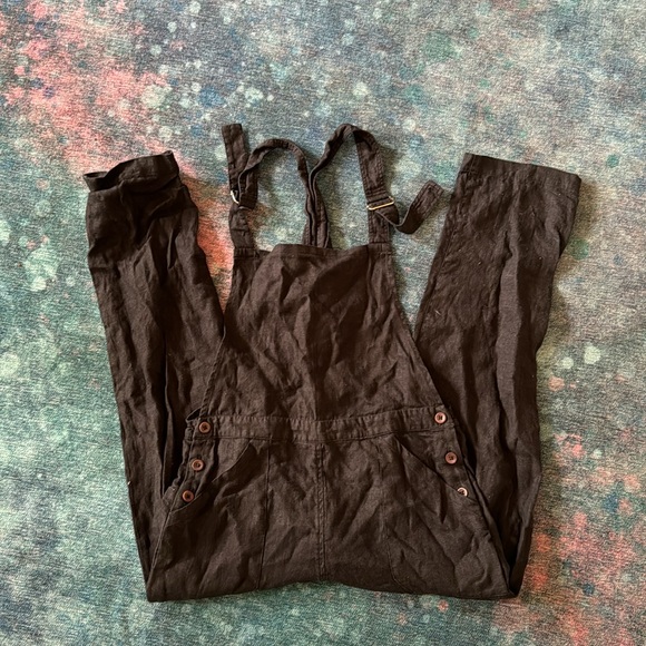 Lily Ashwell Black Linen Overalls in small - Picture 3 of 3